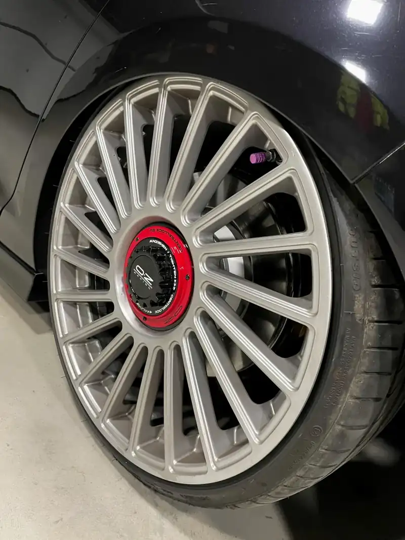 Centerlock krytka u zákazníka — fotka 1